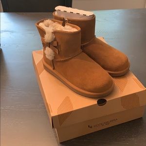 Never worn girls Koolaburra by Ugg winter boots